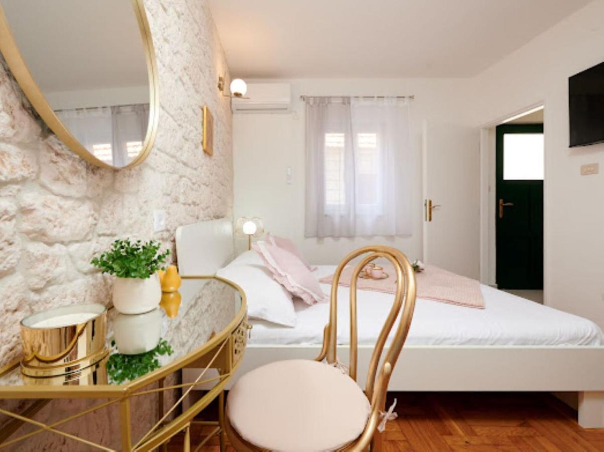 Guesthouse Ana Trogir Old Town Zewnętrze zdjęcie