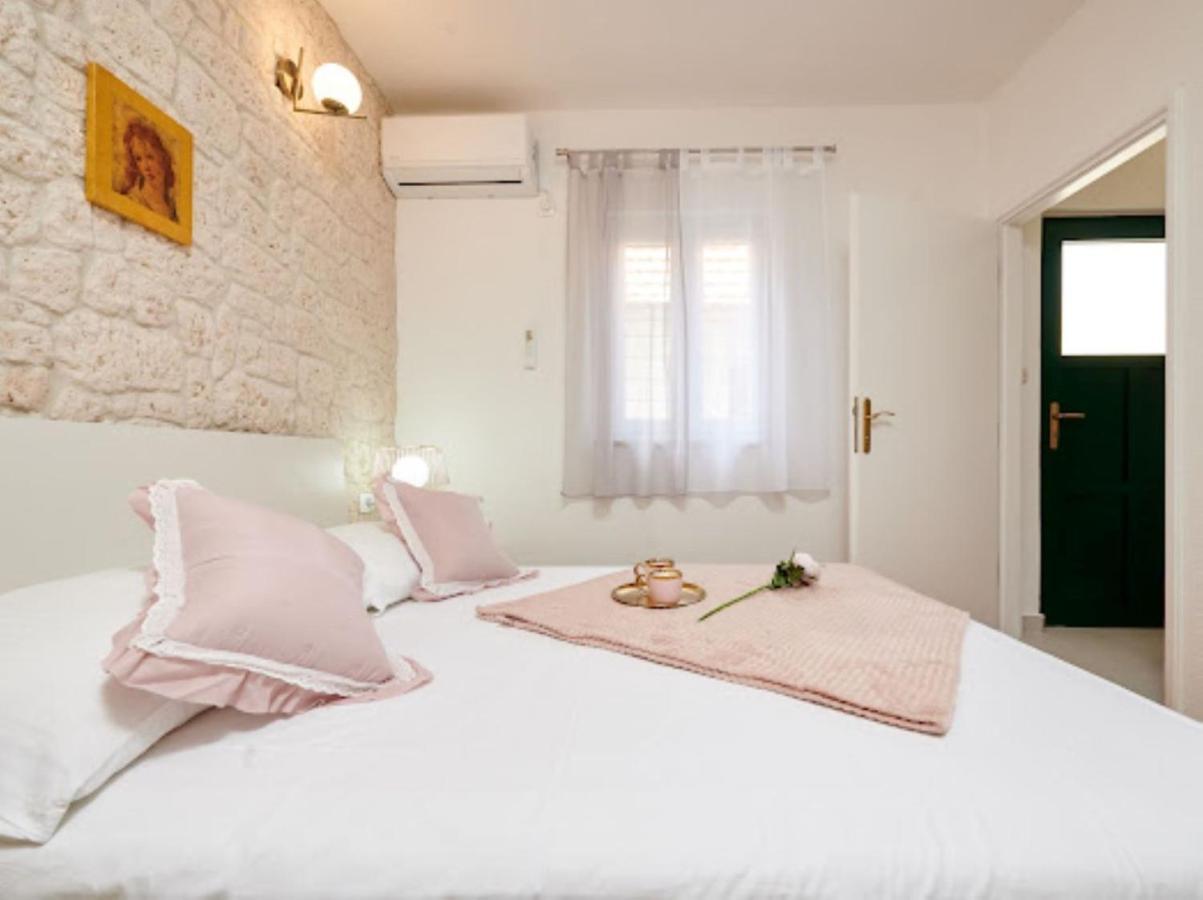 Guesthouse Ana Trogir Old Town Zewnętrze zdjęcie